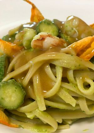 Foto di Pasta con zucchina, gambero e la sua bisque