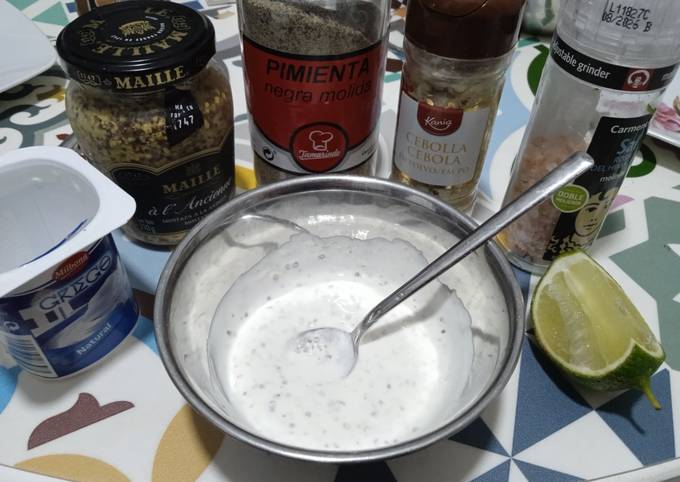 Salsa de yogur, tahini y mostaza, un aderezo que enriquece todo tipo de  platos