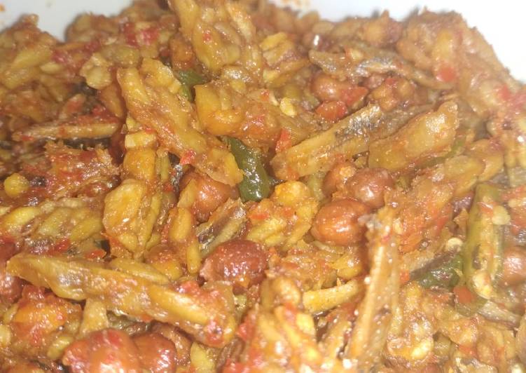 Resep: Makan di DimeBalado teri tempe kacang renyah