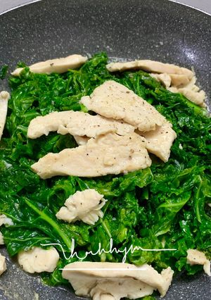 Hình của món Cải Xoăn Kale Xào Thịt Gà.