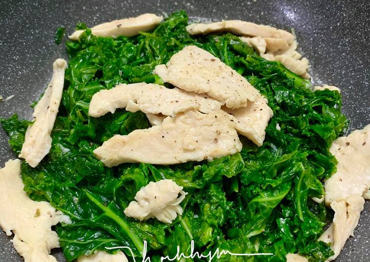 Cách Làm Món Cải Xoăn Kale Xào Thịt Gà của Bòn Bon - Cookpad