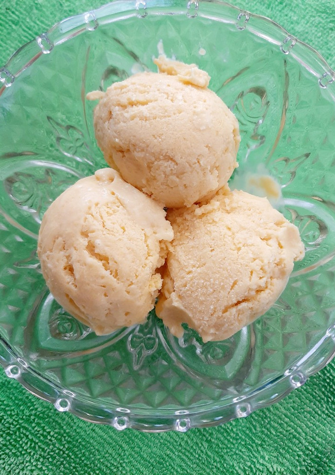 Una foto de Nieve de mango 🥭 cremosa