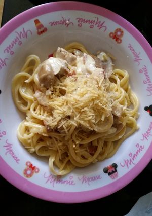 A picture of Linguine alla carbonara.