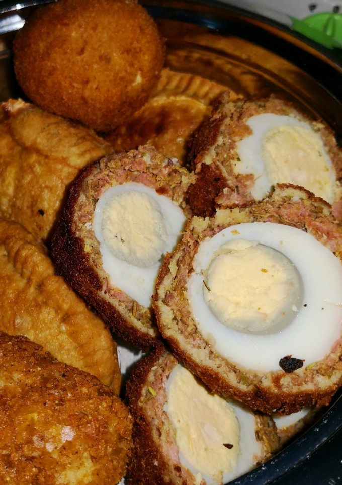 A picture of Scotch egg.