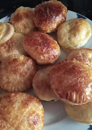 Una foto de Hojaldres de crema pastelera y de chocolate