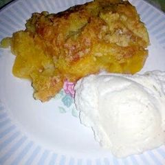 A picture of Tia's easy Peach Cobbler.