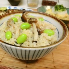 A picture of Shimeji Mushroom and Edamame Seasoned Rice.
