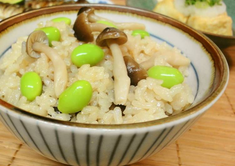 Recipe of Favorite Shimeji Mushroom and Edamame Seasoned Rice
