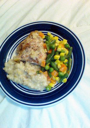 A picture of Crock Pot Chicken & Rice.