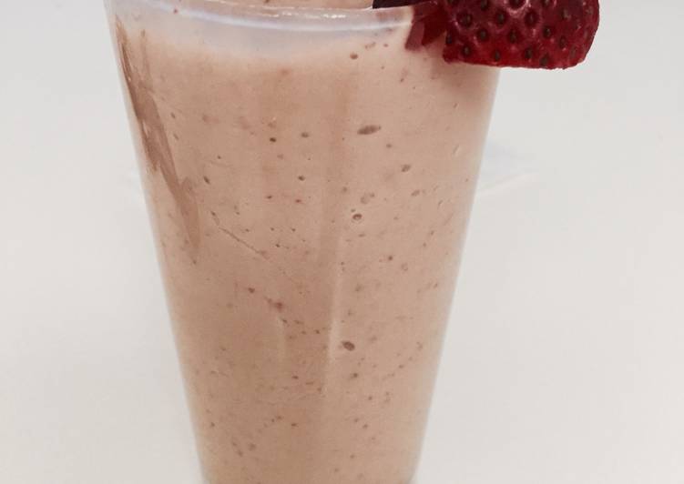 Simple Way to Prepare Any-night-of-the-week Healthy Strawberry Banana Avocado Smoothie