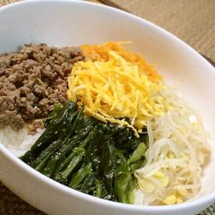 A picture of Bibimbap.