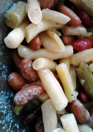 A picture of 4 Bean Salad.