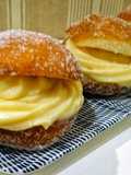 Pelotas de fraile rellenas de crema pastelera