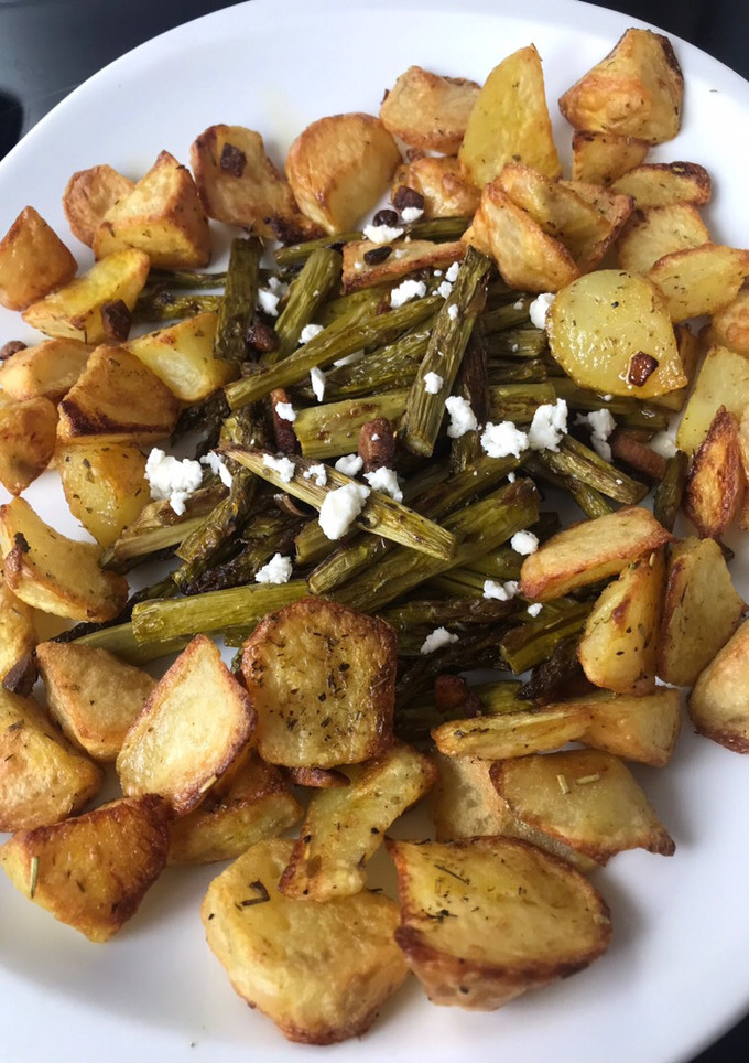 Una foto de Trigueros con patatas al horno