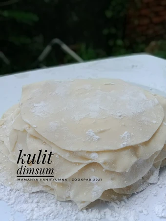 Langkah Gampang Membuat Resep Kulit Dimsum - Gyoza - Mandu (Gilas pakai botol) yang  Bikin Ketagihan Anti Ribet, Lezat