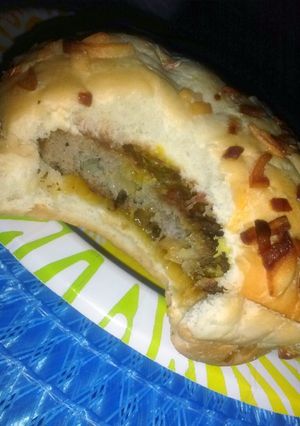 A picture of Onion lovers Turkey burger.