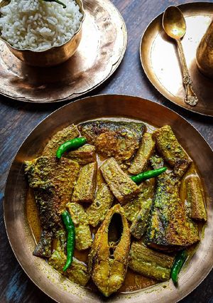 কাঁচকলা দিয়ে সর্ষে ইলিশ(kanchkola diye sorshe illish recipe in Bengali) রেসিপির প্রধান ছবি