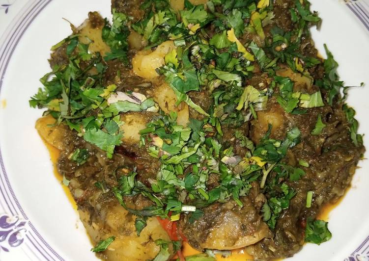 Recipe of Yummy Alu Palak