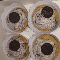 A picture of Oreo cupcakes.