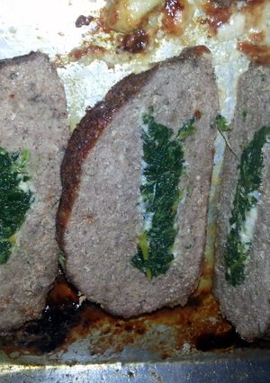 A picture of stuffed meatloaf.