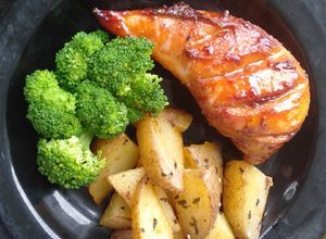 Foto resep Ayam Panggang Teflon + Potato Wedges (Menu Diet)