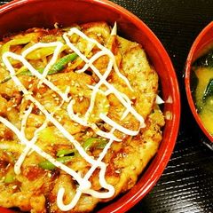A picture of Spicy Gochujang Pork Rice Bowl.