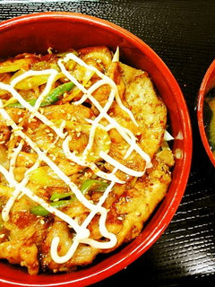 A picture of Spicy Gochujang Pork Rice Bowl.
