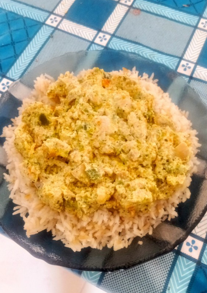 Una foto de Pollo con crema de leche