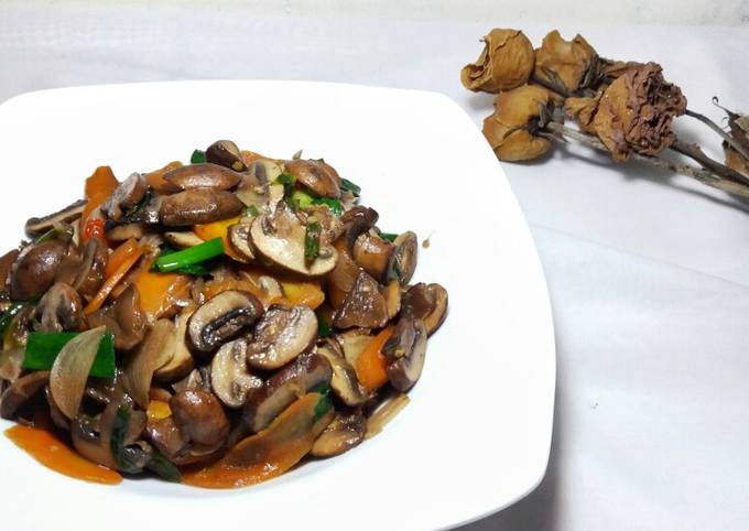 Ini dia! Resep buat Tumis Jamur Kancing Pedas yang menggugah selera