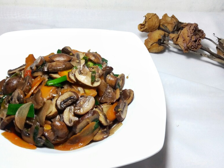 Ini dia! Resep buat Tumis Jamur Kancing Pedas yang menggugah selera