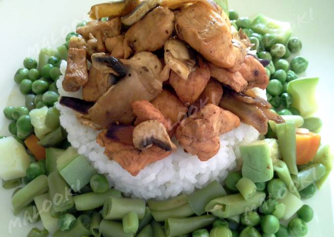 Grilled chicken with steamed vegetables and rice