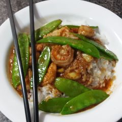 A picture of 🔥Spicy Malaysian Shrimp & Snowpeas.