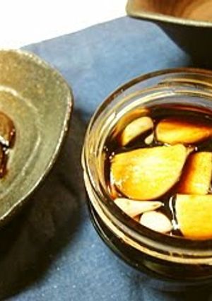 A picture of Garlic Soy Sauce.