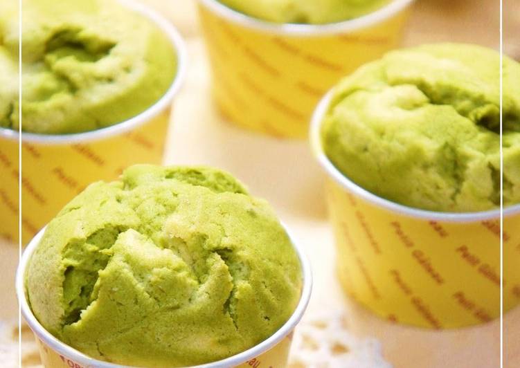 How to Prepare Marbled Matcha Muffins