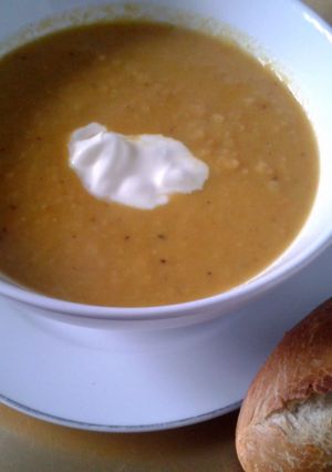 A picture of Curried Roasted Root Veg Soup.