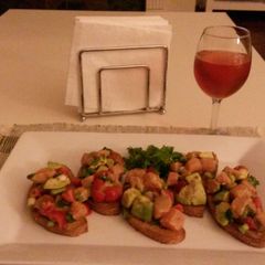 A picture of Andres Salmon Tartar.