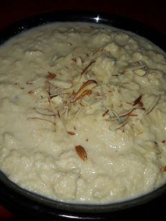 दूध की रबड़ी (doodh ki rabdi recipe in Hindi) रेसिपी मुख्य फोटो