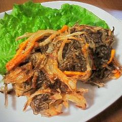 A picture of Mozuku Seaweed Kakiage Fritters.