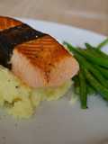 Nori-wrapped salmonwith wasabi mash - Salmone in alga nori con purea al wasabi