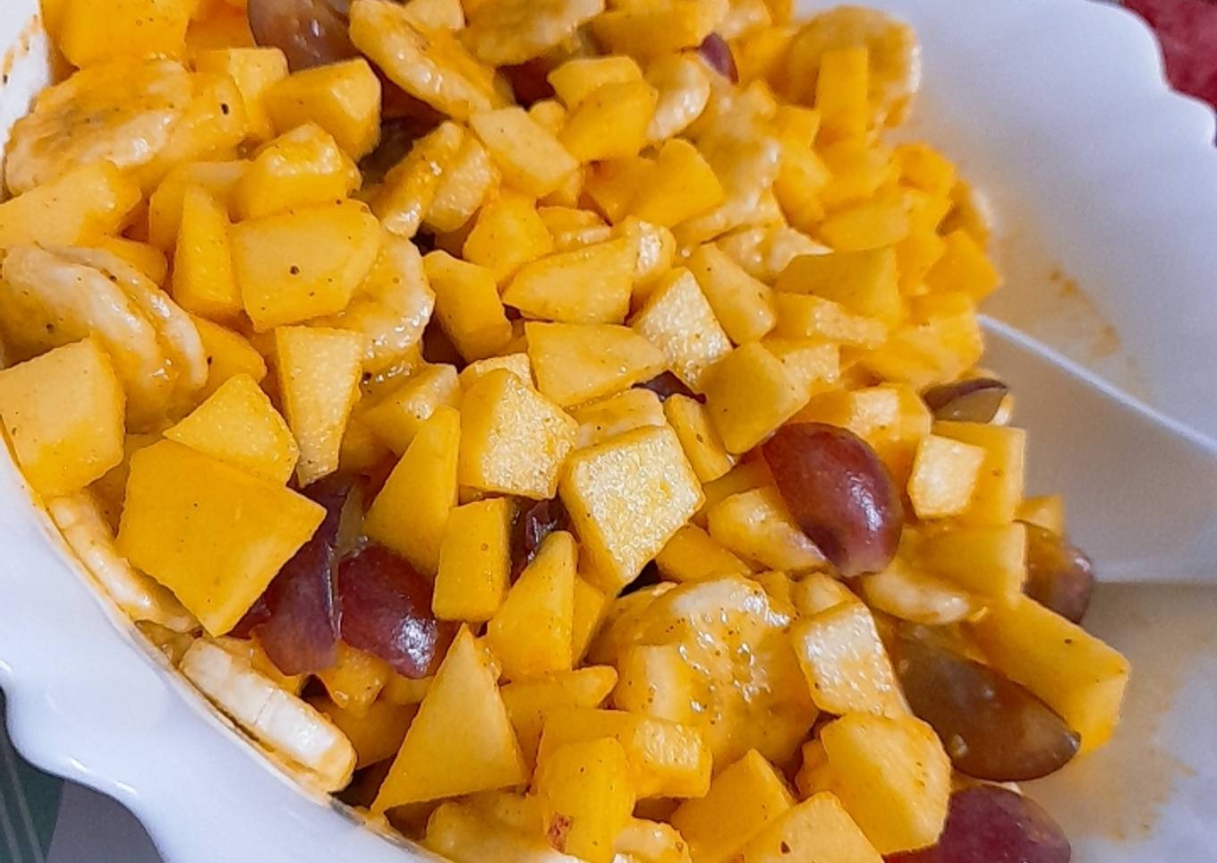 Sweet and sour fruit chaat