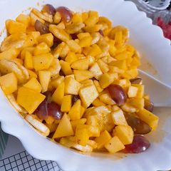 A picture of Sweet and sour fruit chaat.