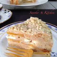 Persimmon and Cream Cheese Crumble Gateau A picture of Persimmon and Cream Cheese Crumble Gateau.