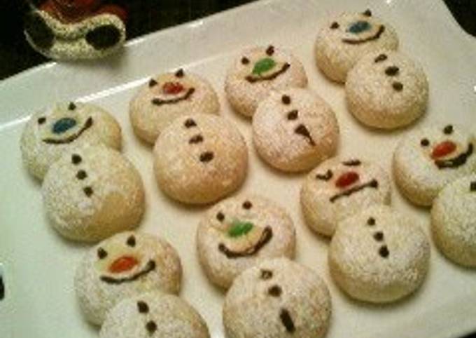 Steps to Make Favorite Cute Snowman Cookie Balls