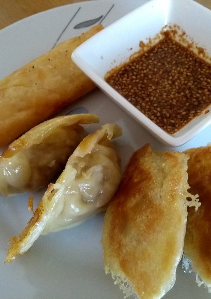 Una foto de Gyozas (Empanadas japonesas) RÁPIDAS