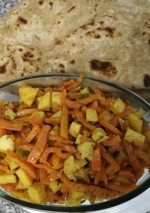 A picture of Gajar aalo ki sabzi parathay ke sath.