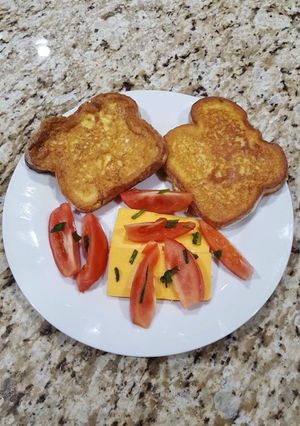 A picture of French Toast.