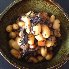 A picture of Hijiki Seaweed & Soy Bean Simmer.