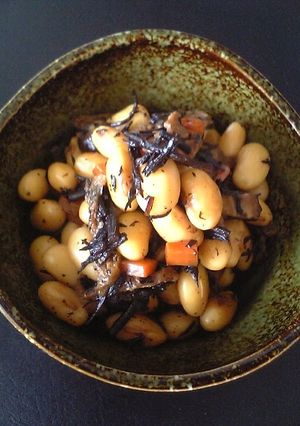 A picture of Hijiki Seaweed & Soy Bean Simmer.