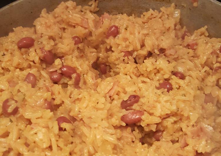 Steps to Prepare Super Quick Homemade Arroz con habichuelas