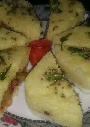 A picture of Bread sandwich dhokla.
